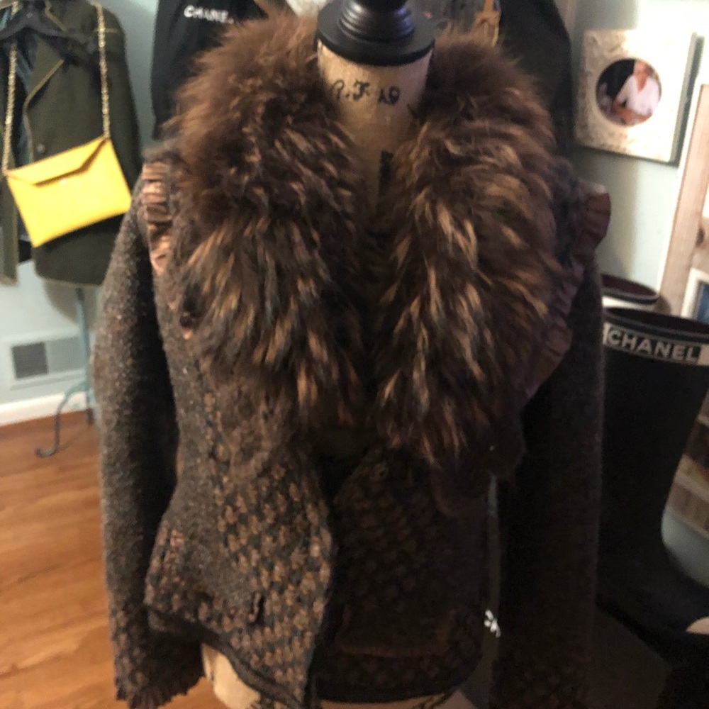 Faux fur collar sweater